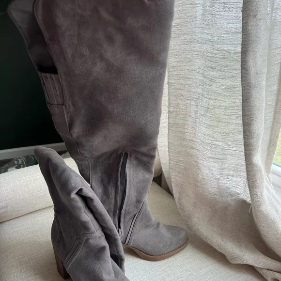 Sugar Knee High Boot - Picture 3 of 5